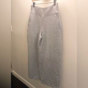 NWOT Gray Alo Yoga Serenity Wide Leg sweatpants -Medium